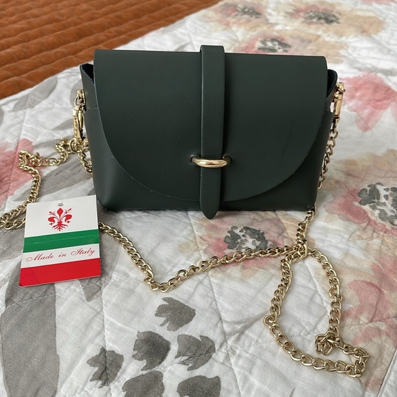 Pelle Leather purse with detachable gold chain strap - Picture 1 of 7